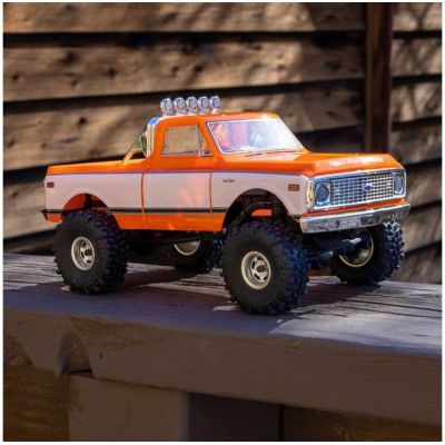 Axial SCX24 Chevrolet C10 1971 1:24 4WD RTR oranžový