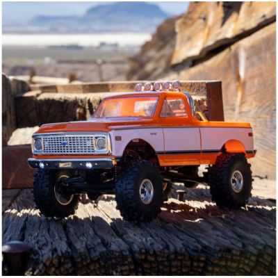 Axial SCX24 Chevrolet C10 1971 1:24 4WD RTR oranžový