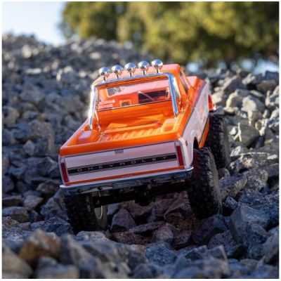 Axial SCX24 Chevrolet C10 1971 1:24 4WD RTR oranžový
