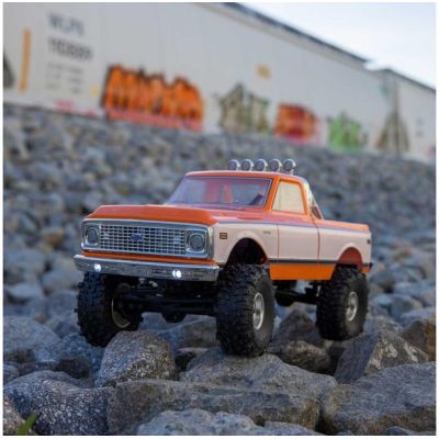 Axial SCX24 Chevrolet C10 1971 1:24 4WD RTR oranžový