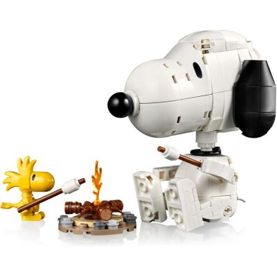 LEGO Ideas - Peanuts: Snoopyho bouda