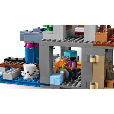 LEGO Minecraft - Ďasí základna