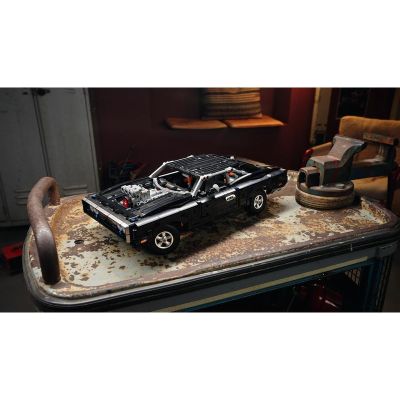 LEGO Technic - Auto Fast and Furious Dodge Charger R/T