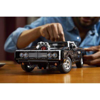 LEGO Technic - Auto Fast and Furious Dodge Charger R/T