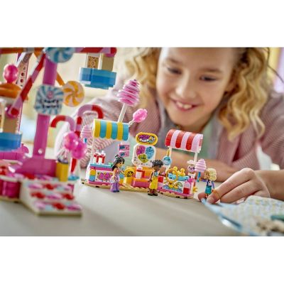 LEGO Friends - Kolotoč se sladkostmi a cupcaky