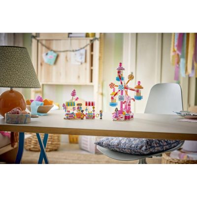 LEGO Friends - Kolotoč se sladkostmi a cupcaky