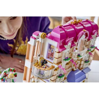 LEGO Friends - Grand Hotel v městečku Heartlake