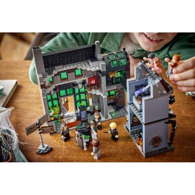 LEGO Harry Potter - Kouzelnické obchody v Obrtlé ulici