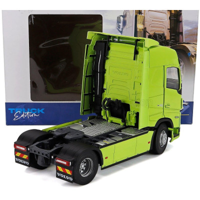 SOLIDO VOLVO FH16 750 GLOBETROTTER XL TRACTOR TRUCK 2-ASSI 2021 - NEON GREEN 1/24
