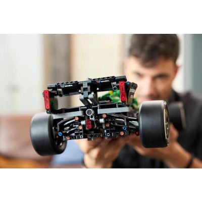 LEGO Technic - Auto Aston Martin Aramco AMR25 F1®