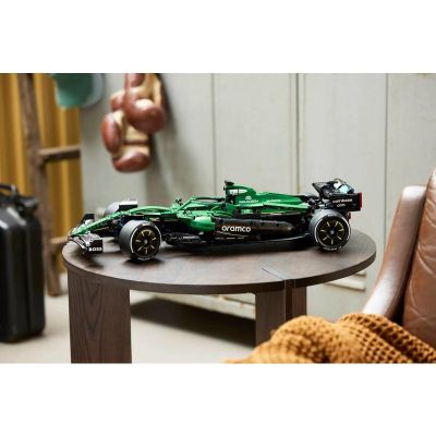 LEGO Technic - Auto Aston Martin Aramco AMR25 F1®