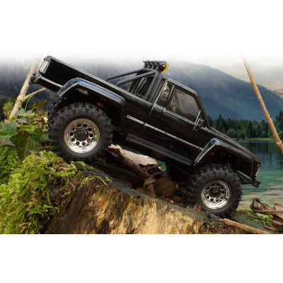 Venture18 1985 Toyota Hilux SR5 - černý