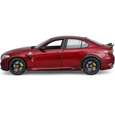Bburago Alfa Romeo Giulia GTAm 1:18 červená