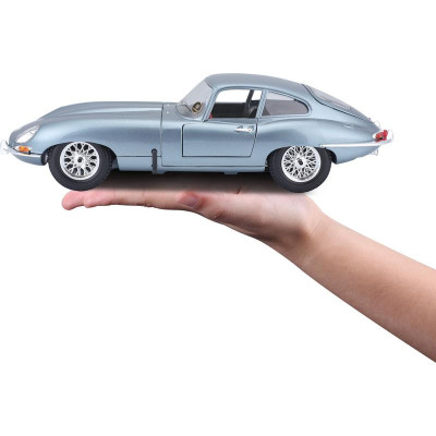 Bburago Jaguar E-type Coupe 1:18 světle modrá metalíza