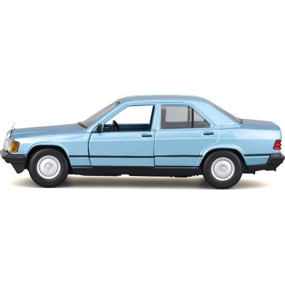 Bburago Mercedes-Benz 190E 1987 1:24 světle modrá metalíza