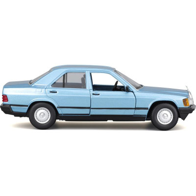Bburago Mercedes-Benz 190E 1987 1:24 světle modrá metalíza
