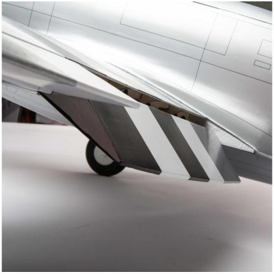 Hangar 9 P-47D Thunderbolt 1.7m 20cc ARF