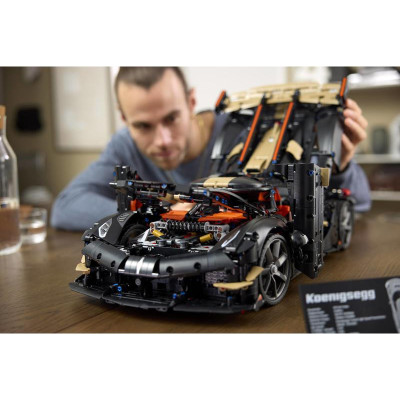 LEGO Technic - Megacar Koenigsegg Sadair's Spear