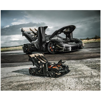 LEGO Technic - Megacar Koenigsegg Sadair's Spear