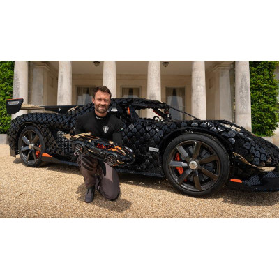 LEGO Technic - Megacar Koenigsegg Sadair's Spear