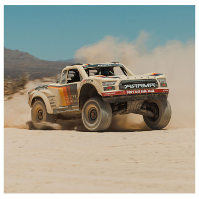 Arrma Mojave 6S BLX 1:7 4WD RTR žlutá