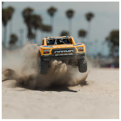 Arrma Mojave 6S BLX 1:7 4WD RTR žlutá