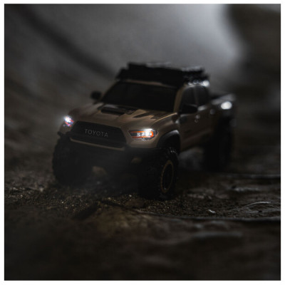 Axial SCX30 Toyota Tacoma TRD Pro Extreme 1:30 4WD RTR zelený