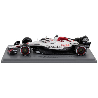SPARK MODEL RED BULL F1 RB21 TEAM ORACLE RED BULL RACING N 1 WINNER JAPAN GP 2025 WITH PIT BOARD SUPER MAX! WINS MAX VERSTAPPEN