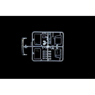 Model Kit truck 3925 - FREIGHTLINER FLD 120 SPECIAL (1:24)