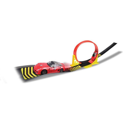 Bburago 1:43 Ferrari Single Loop + 1x auto