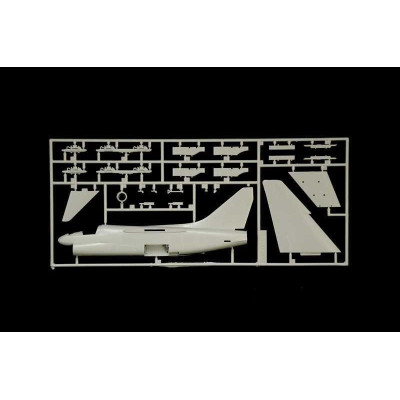 Model Kit letadlo 1411 - A-7E Corsair II (1:72)
