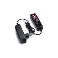 Traxxas hálózati töltő legfeljebb 2 A töltési árammal az 5 - 7cellás NiMH akkumulátorokhoz (6.0 - 8.4 V). A töltő ideális az1:18 méretarányos Traxxas RC autómodellek számára, amelyek Traxxas iD csatlakozót használnak.