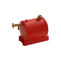 Krick gáztartály nagy , átmérője 70mm Krick gőzgépekhez. Teljesen összeszerelve és festve. Cserélhető szívószeleppel és kipufogószeleppel. Teljes hossz kb. 132mm, teljes magasság 94mm, tartály hossza 85mm, Ø 72mm. Súly 345g.