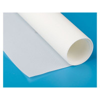 A Krick Sailcloth 140x50cm-es vitorlavászon vitorlamaketták varrására szolgál a vitorlások makettjéhez. Történelmi hajókhoz is alkalmas. Egy varrógép és egy kis kézügyesség segítségével elkészítheti saját vitorlavászonját.