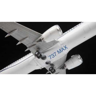 Model Kit letadlo 7026 - Boeing 737- 8 MAX (1:144)