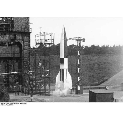 Plastic ModelKit  03309 - German A4/V2 Rocket (1:72)