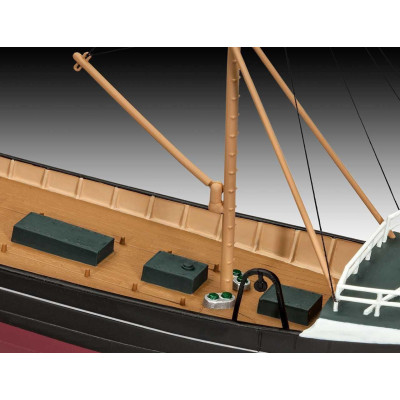 Plastic ModelKit loď 05204 - Northsea Fishing Trawler (1:142)