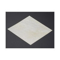 A Killerbody RC modellautókhoz kínál fémlemezeket. A lemez 100 x 100 x 0,1 mm-es rozsdamentes acélból készül, perforált kivitelben, ezüst színben. 