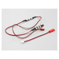 Dobja fel RC modellautóját a Killerbody A típusú LED fénycsíkkal. A fénycsík 27 x 8 mm-es, és 6 fehéren világító LED-et tartalmaz. A csomagban 2 csík, 2 reduktor a vezérlőegységhez való csatlakozáshoz.