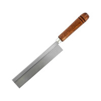 A Modelcraft modellfűrész 165x22mm 10fog/cm fa és műanyag vágásához készült, sűrű fogazat a precíz és finom vágáshoz. A vágási mélység 22mm, a pengehossz 165mm. Hossza 285mm, a penge szélessége 35mm, a nyél átmérője 25mm.