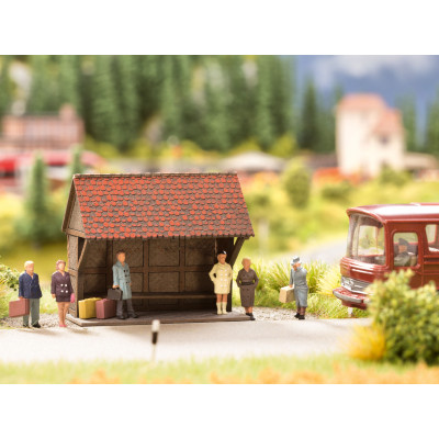 Scénka - Na autobusovej zastávke