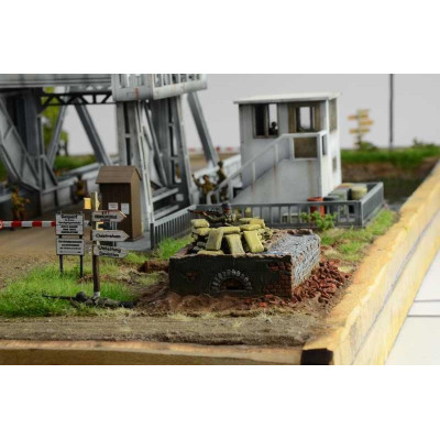 Model Kit diorama 6194 - Pegasus Bridge Airborne Assault (1:72)