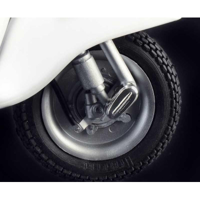 Model Kit motorka 4633 - VESPA 125 PRIMAVERA (1:9)