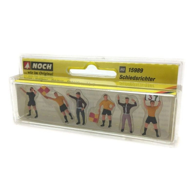 Rozhodcovia a tréneri  NO15989