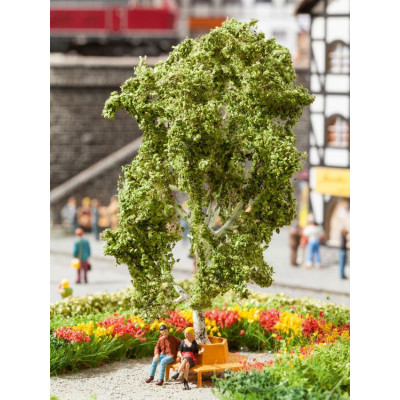 Breza 11,5 cm vysoká s kruhovou lavičkou  NO21642