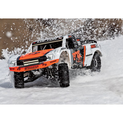 Traxxas Unlimited Desert Racer 1:8 TQi RTR s LED TRX