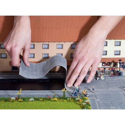 Dláždená cesta s chodníkom a kanálmi, 28 x 10 cm  NO57216