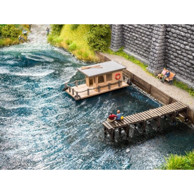 Modelová voda mini 125ml  NO60876