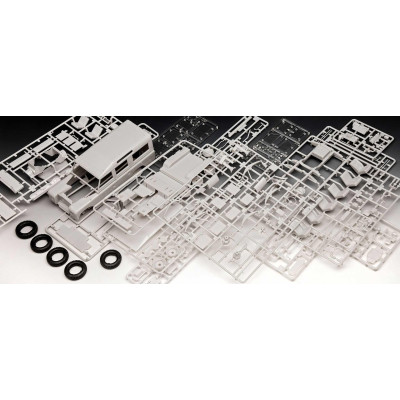 Modelset auto 67047 - Land Rover Series III (1:24)