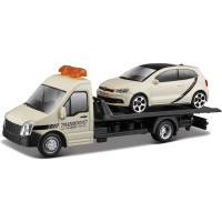 Fém makett Bburago 18-31403 - VW Polo GTI Mark 5 vontató 1:43 méretarányban. Fém és műanyag alkatrészekből készült. A modell mozgatható rakodótérrel, gumiabroncsokkal, részletes kidolgozással rendelkezik. A modellek színe bézs, a vontató kb. 17 cm-es, az autó kb. 10 cm-es.